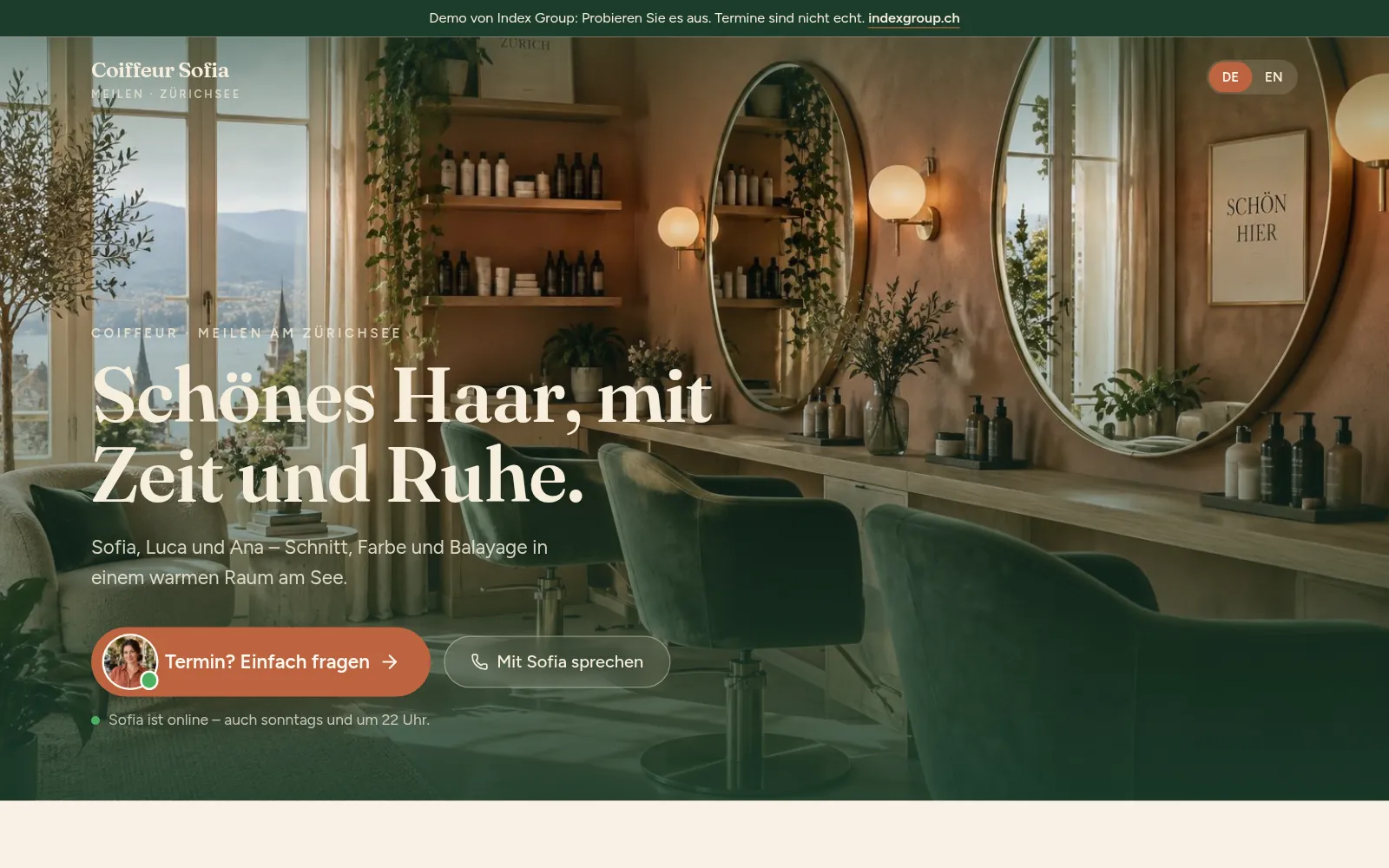 Home page of the Coiffeur Sofia demo: a salon with round mirrors and green chairs